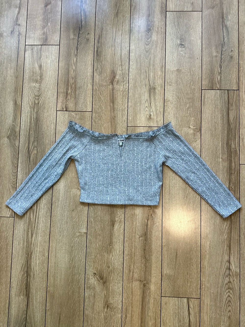 Almost Famous Gray Ribbed Off-Shoulder Crop Top | Size L